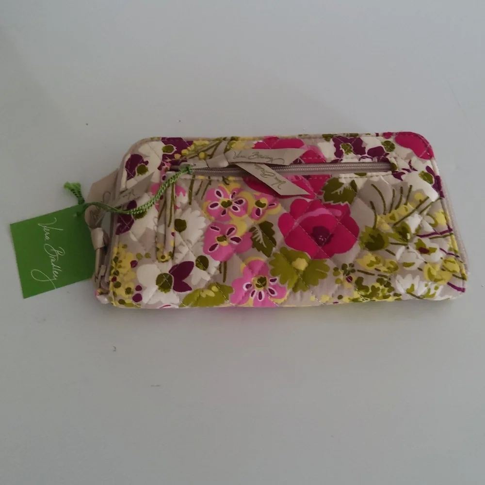 Vera Bradley Women's Zip Around Wallet, NWT